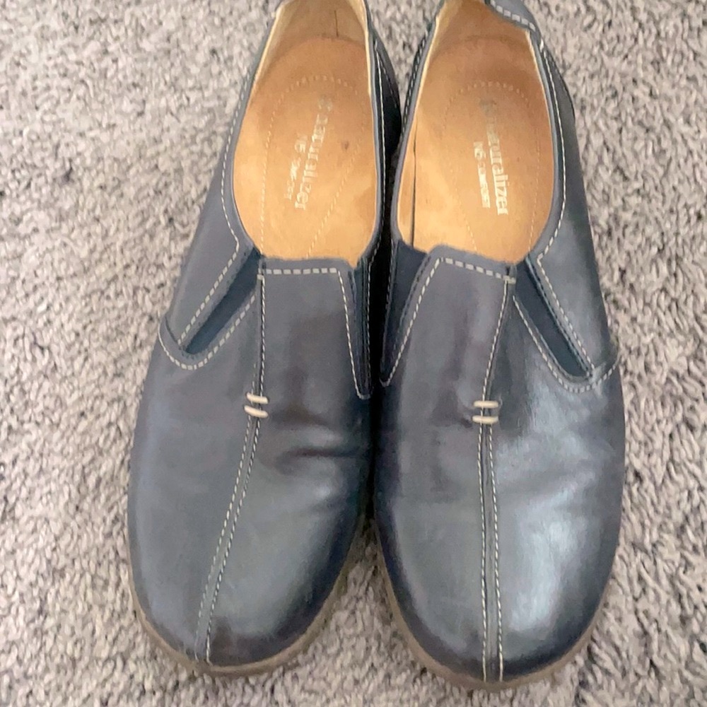 Naturalizer size 7W, navy blue